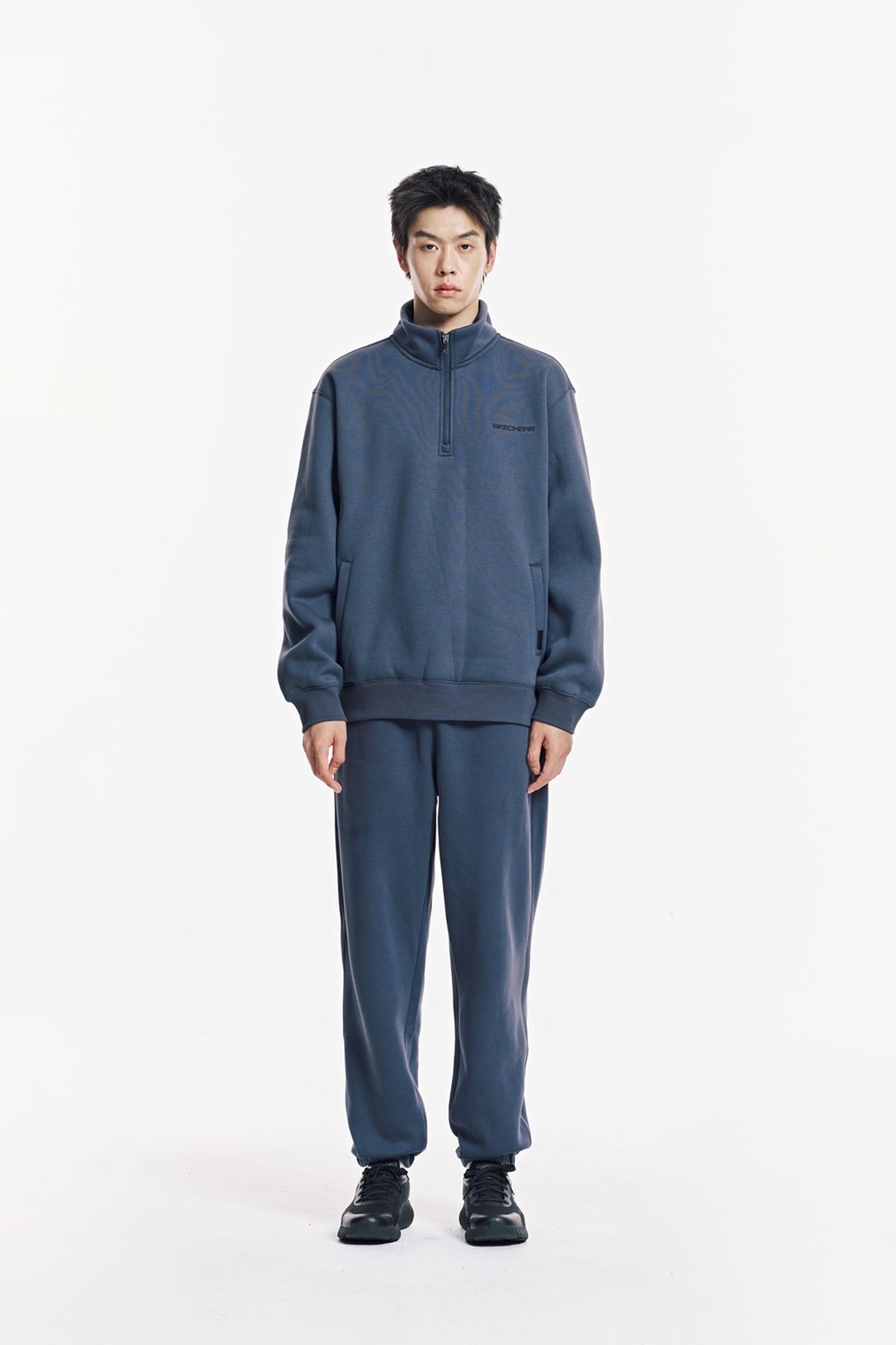 스케쳐스(SKECHERS) 남성 사각기모 배색 하프 반집업 풀오버_SL3MTCFW012