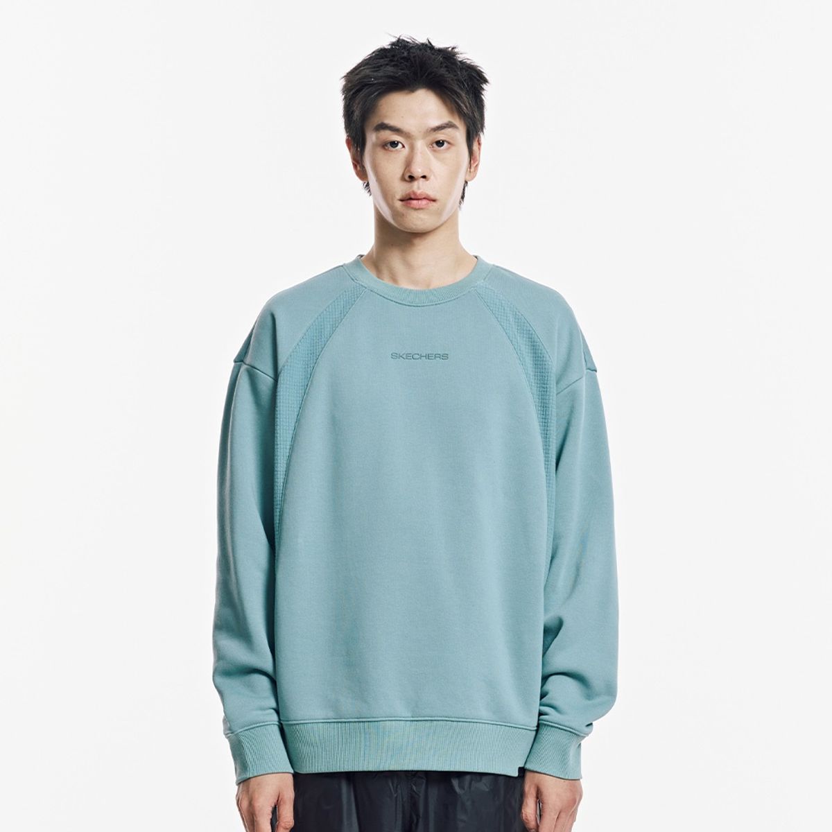 스케쳐스(SKECHERS) 남성 사각기모 배색 맨투맨_SP3MTCFW011