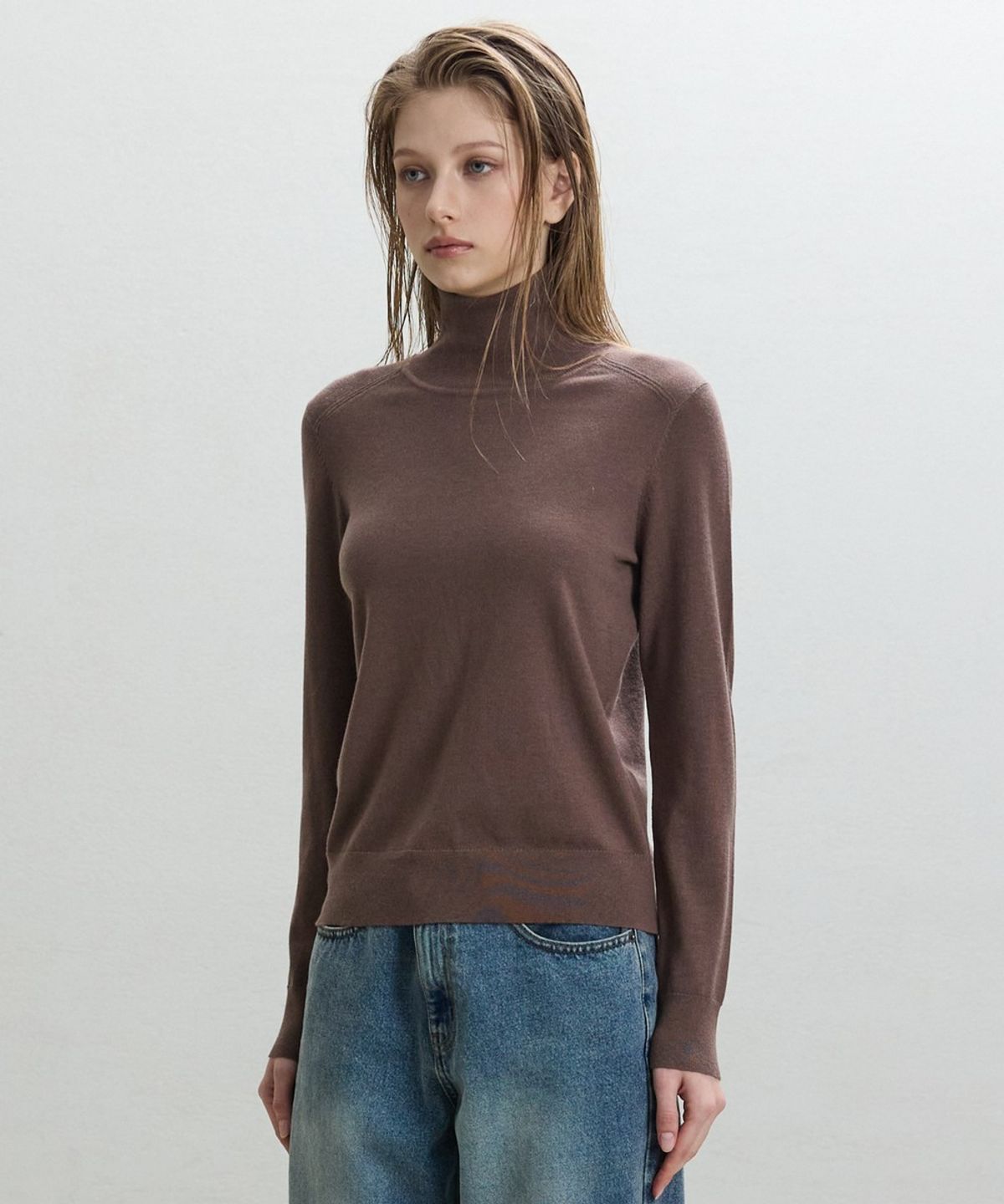 디에토(DEETO) Basic Thin Turtleneck [BROWN]