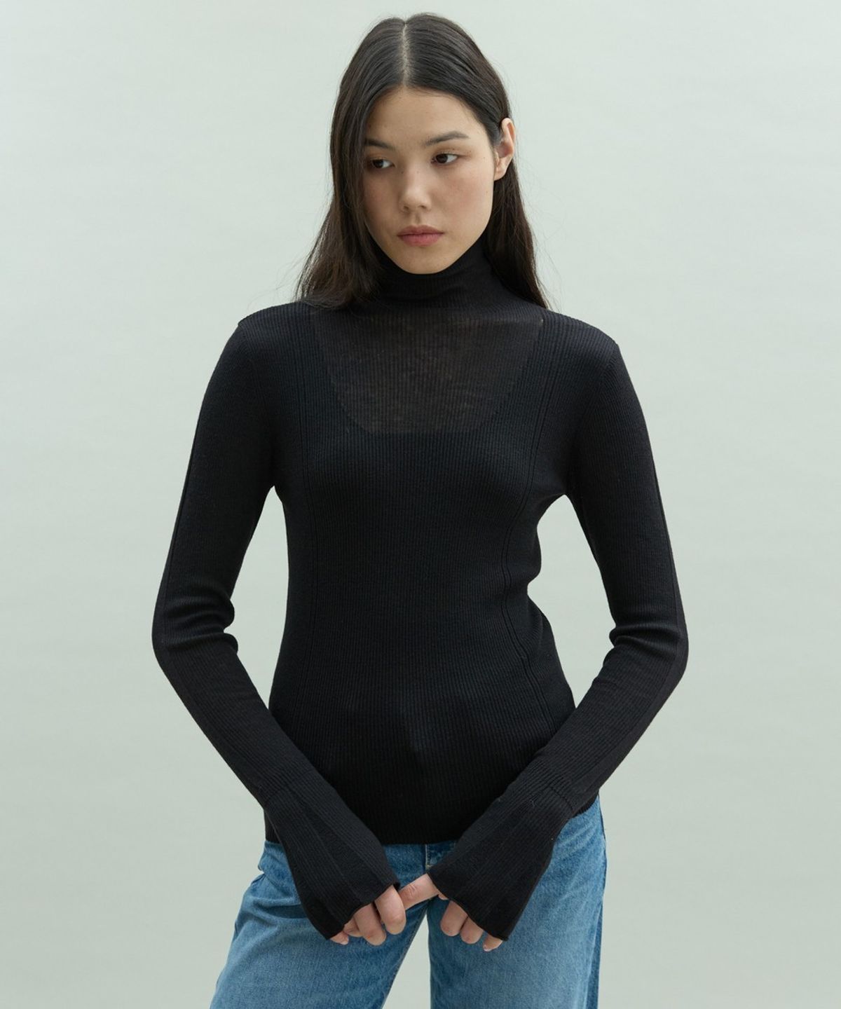 디에토(DEETO) Bell-sleeve Turtleneck Pullover [BLACK]