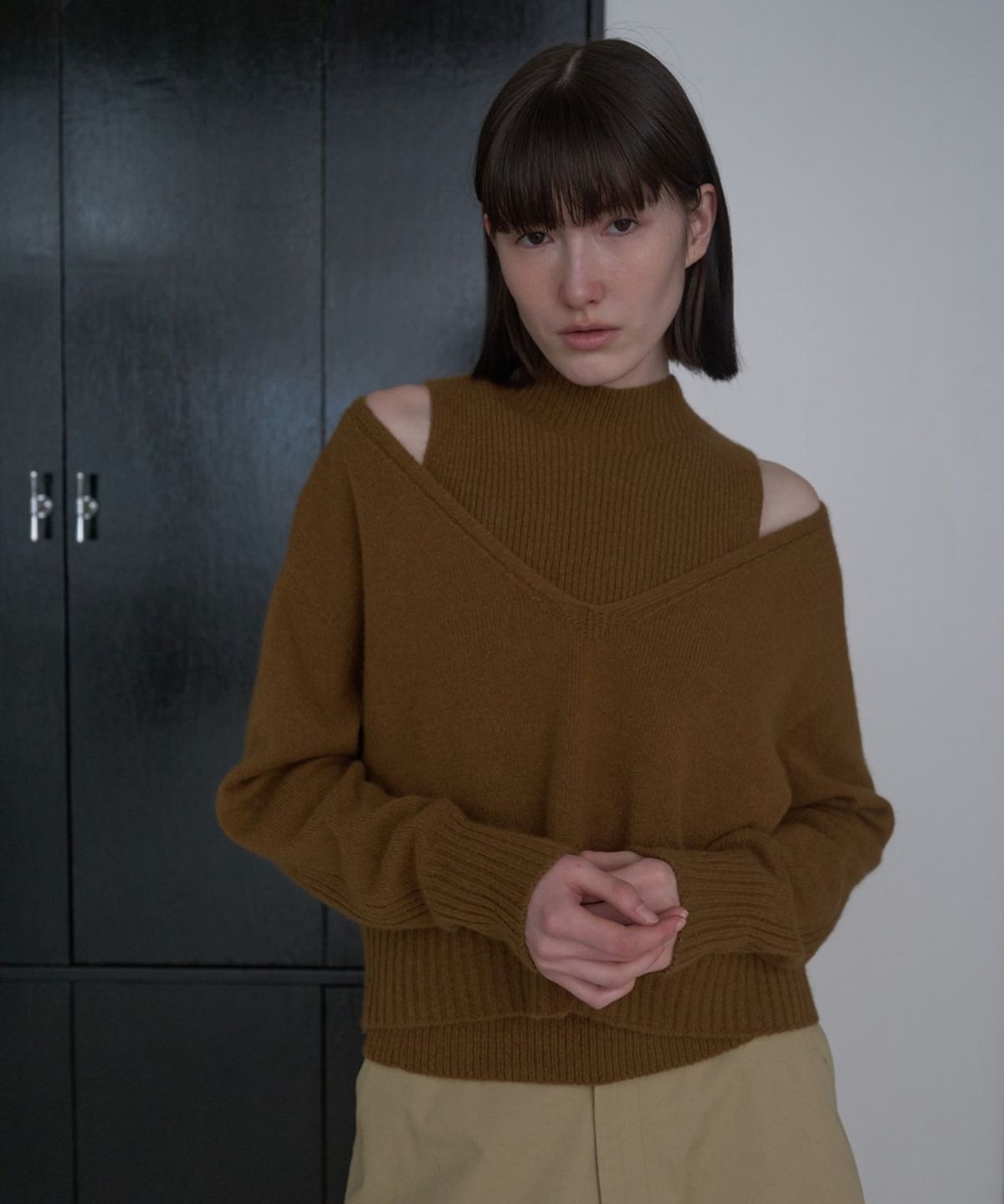 디에토(DEETO) Layered V-Neck Set [CAMEL]