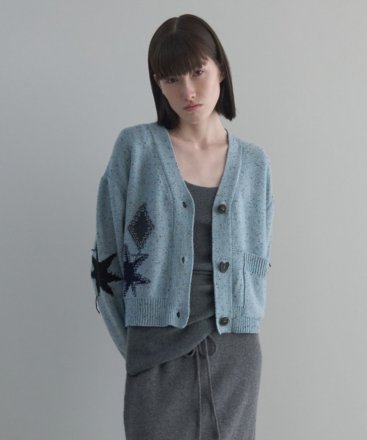 디에토(DEETO) Nep Yarn Jacquard V-Neck Cardigan [BLUE]