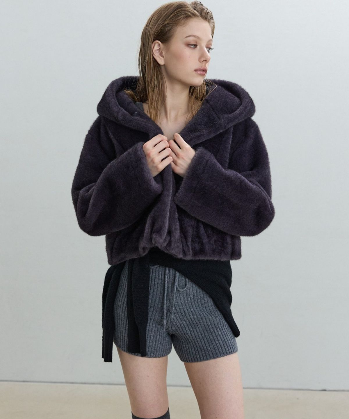 디에토(DEETO) Faux Fur Hoodie Jacket [CHARCOAL]