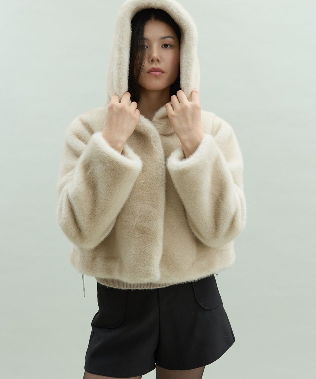 디에토(DEETO) Faux Fur Hoodie Jacket [BEIGE]