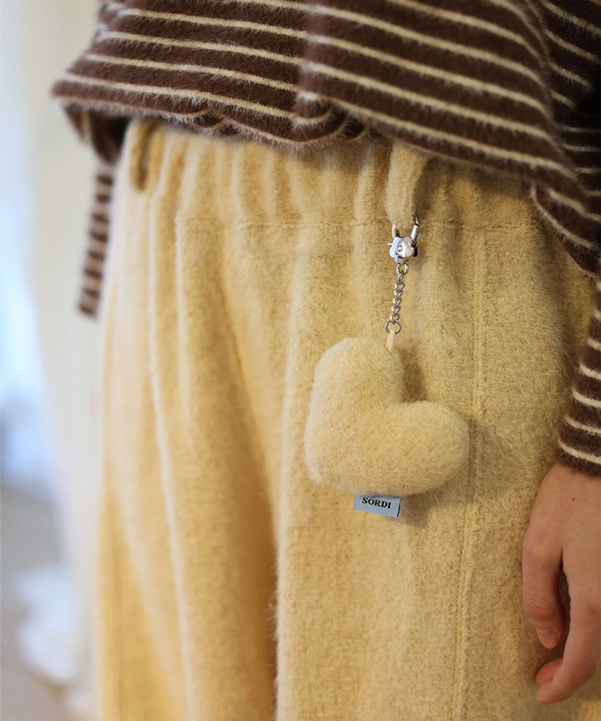 소르디(SORDI) Keyring Jogger Pants_butter