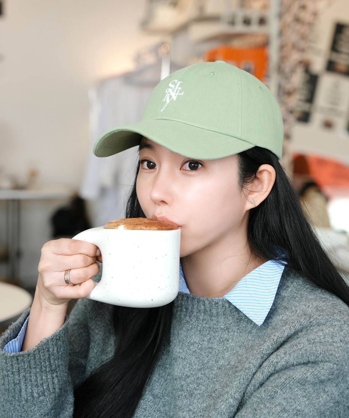 소이렌(SOYLEN) 세리프 레이어드 심볼 캡 (샤인 그린)