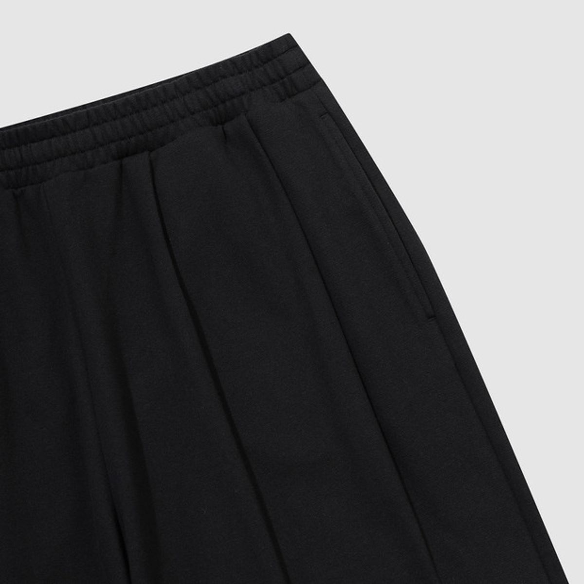 엄브로(UMBRO) 트렌드 에센셜 벌룬 스웨트 팬츠 블랙 UR123CFP12