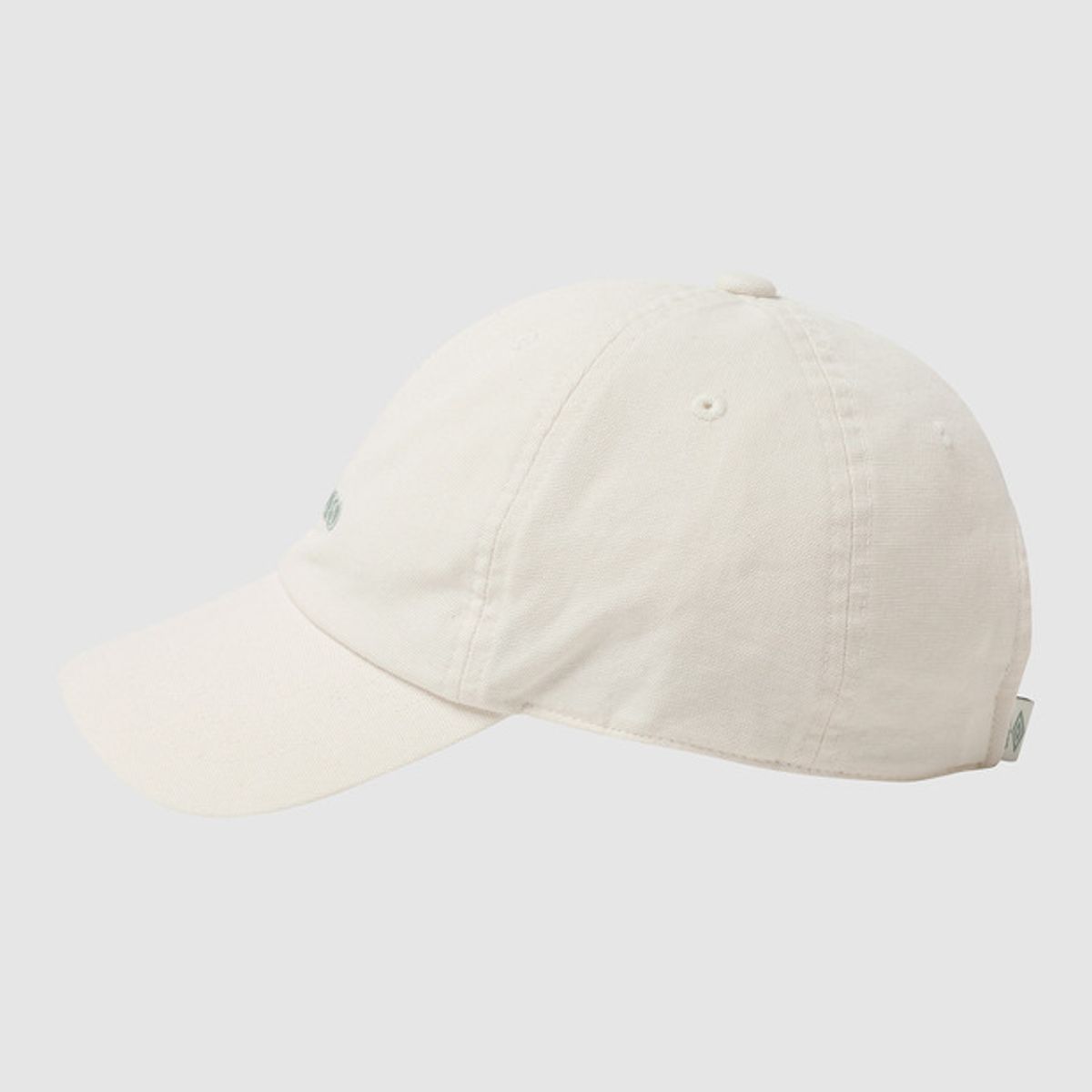엄브로(UMBRO) 라운드 레터 볼캡 아이보리 UR122CCP15