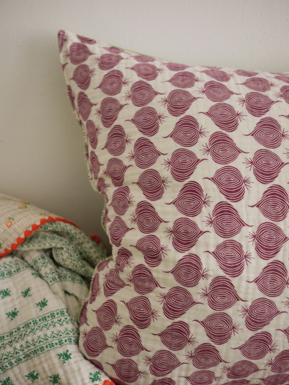봄봄패브릭스(BOMBOM FABRICS) onion + stripe gauze pillow case / 2color, 3size