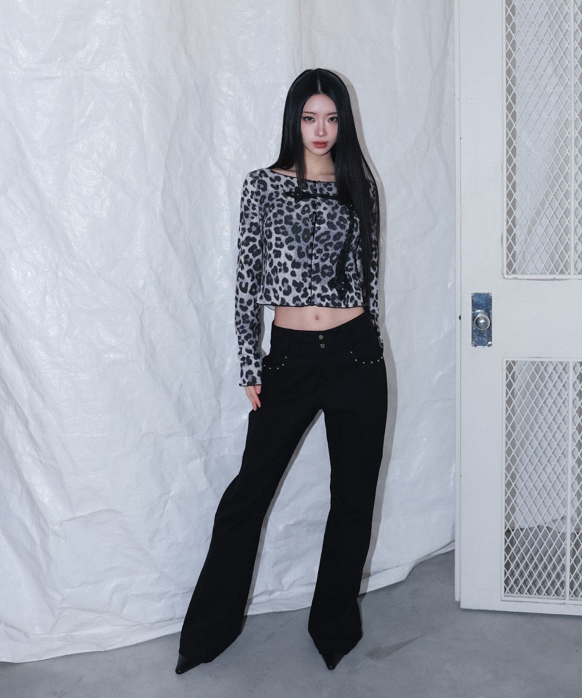 체리퀴리(CHERRYQUIRI) metalic stud boots cut pt - black
