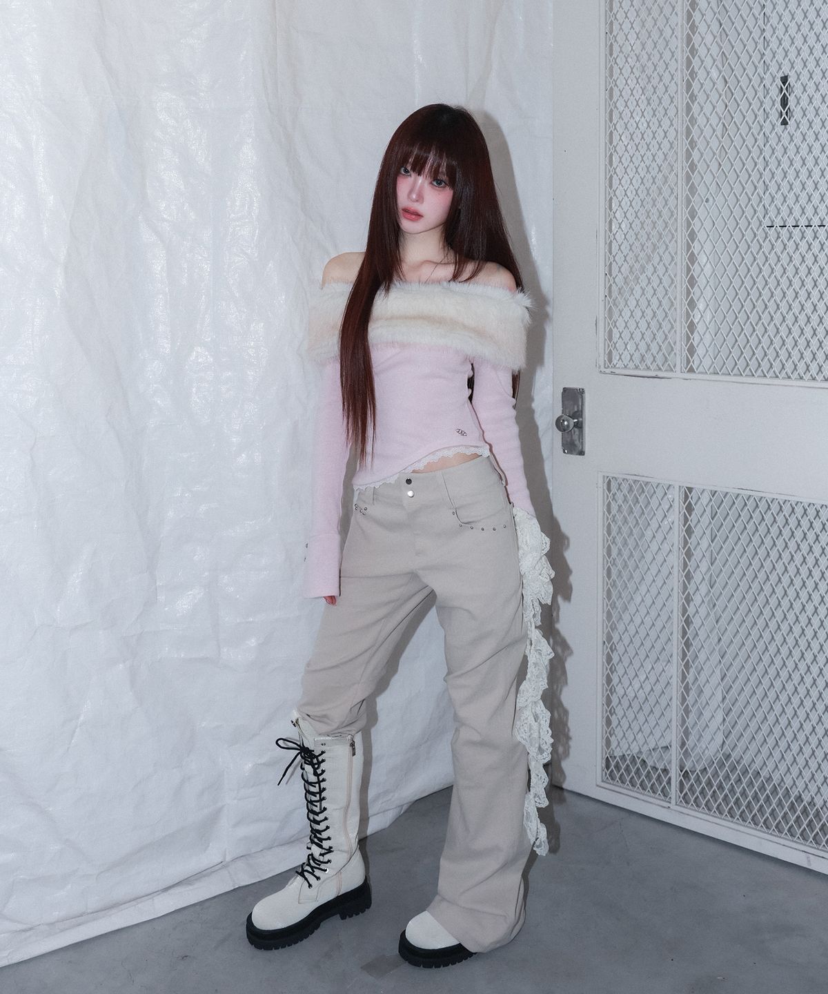 체리퀴리(CHERRYQUIRI) metalic stud boots cut pt - beige