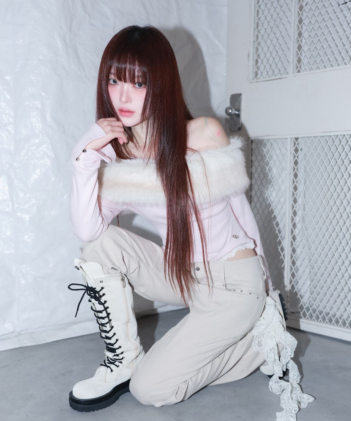 체리퀴리(CHERRYQUIRI) metalic stud boots cut pt - beige