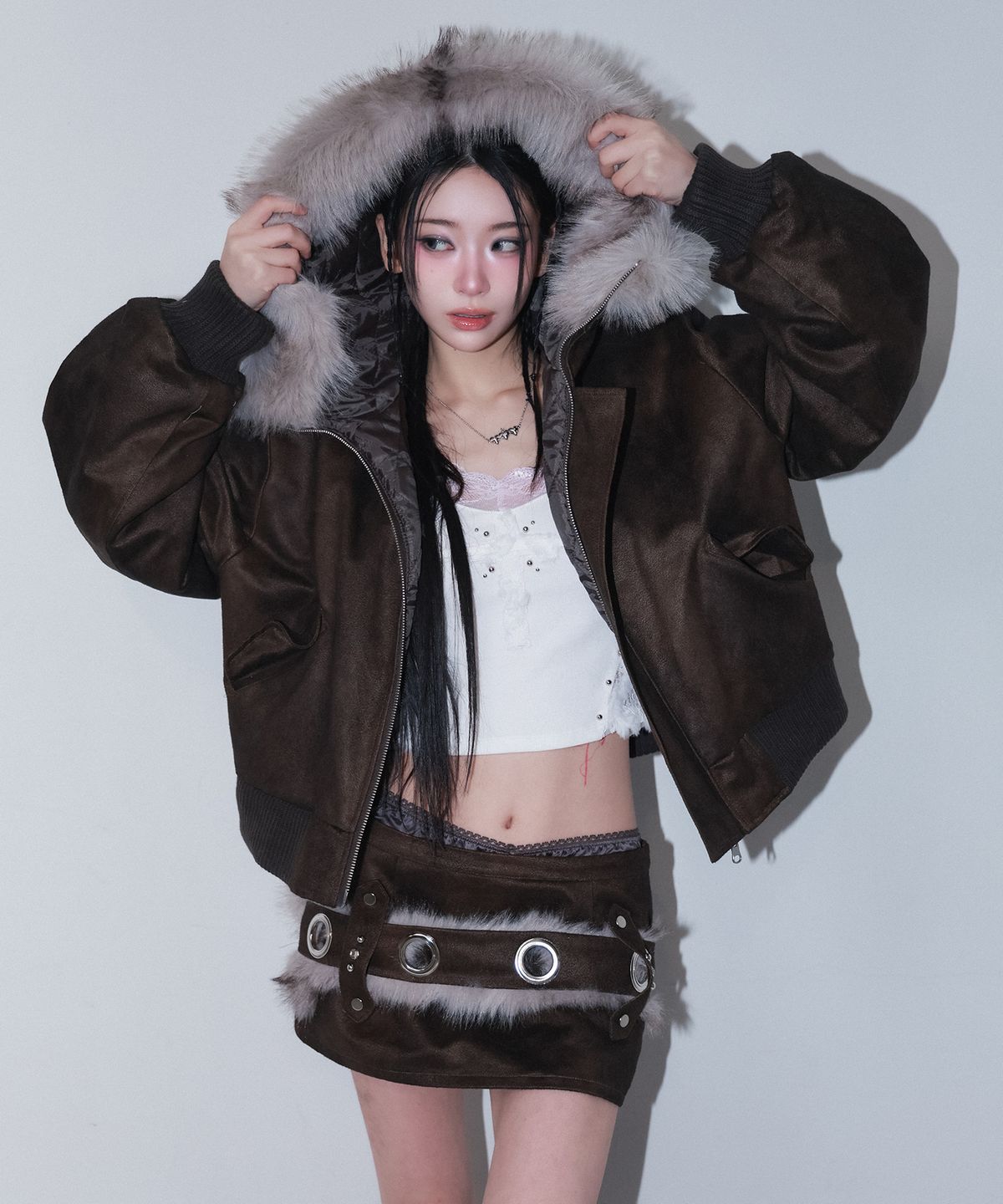 체리퀴리(CHERRYQUIRI) suede satin peek mini sk - khaki