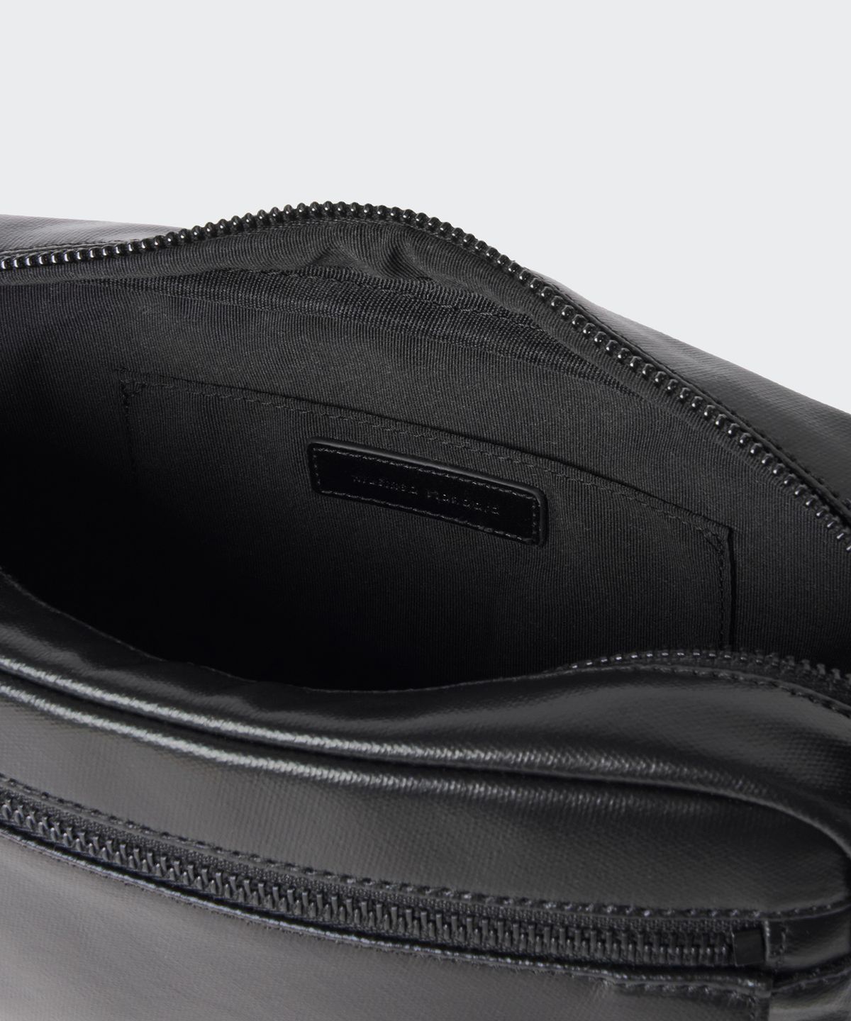 무신사 스탠다드(MUSINSA STANDARD) 코티드 캔버스 미니 크로스백 [블랙]