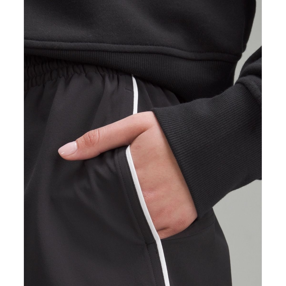 룰루레몬(LULULEMON) 코트 라이벌 하이라이즈 쇼츠 3inch  BLK WHT