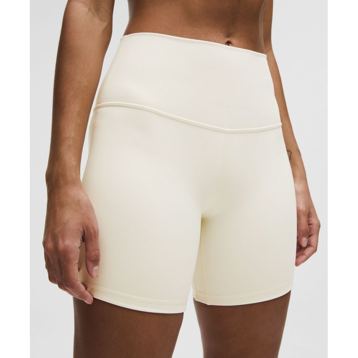 룰루레몬(LULULEMON) Align™ 하이라이즈 쇼츠 6inch  LTIV