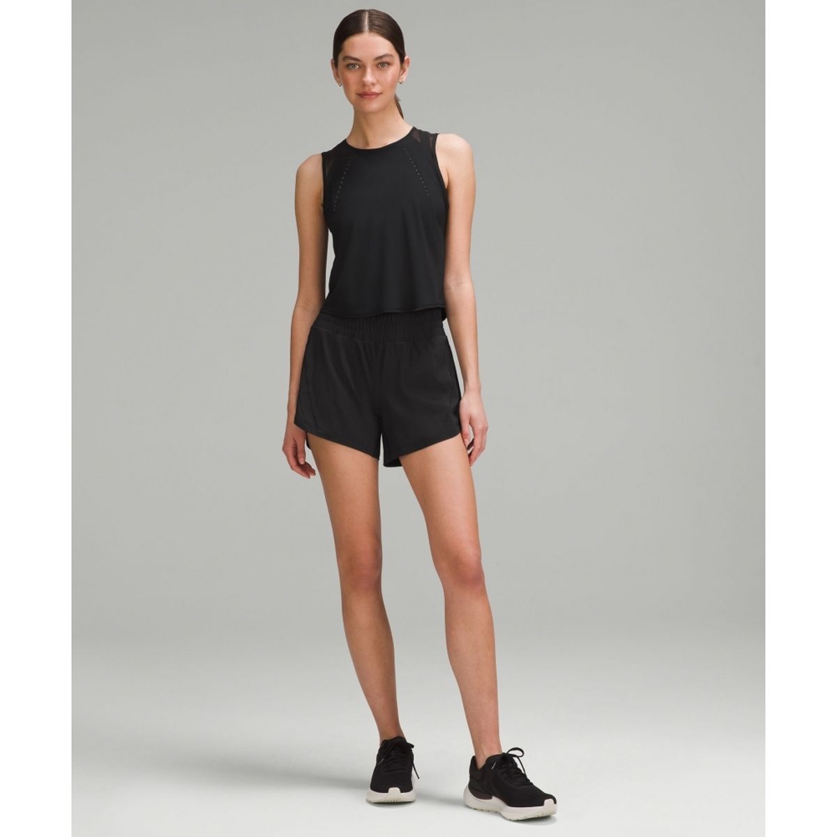 룰루레몬(LULULEMON) 트랙 댓 미드라이즈 라인드 쇼츠 5inch  BLK