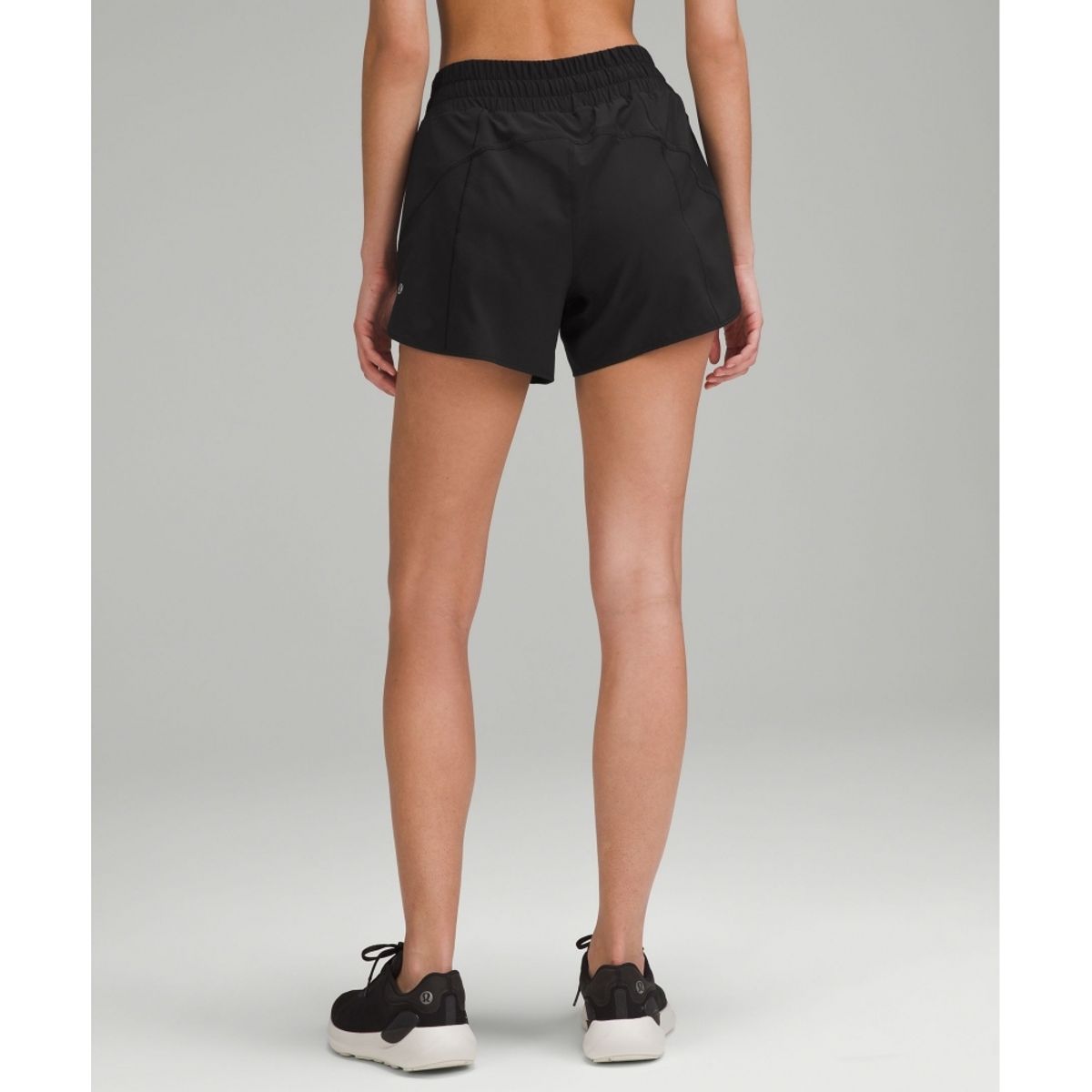 룰루레몬(LULULEMON) 트랙 댓 미드라이즈 라인드 쇼츠 5inch  BLK