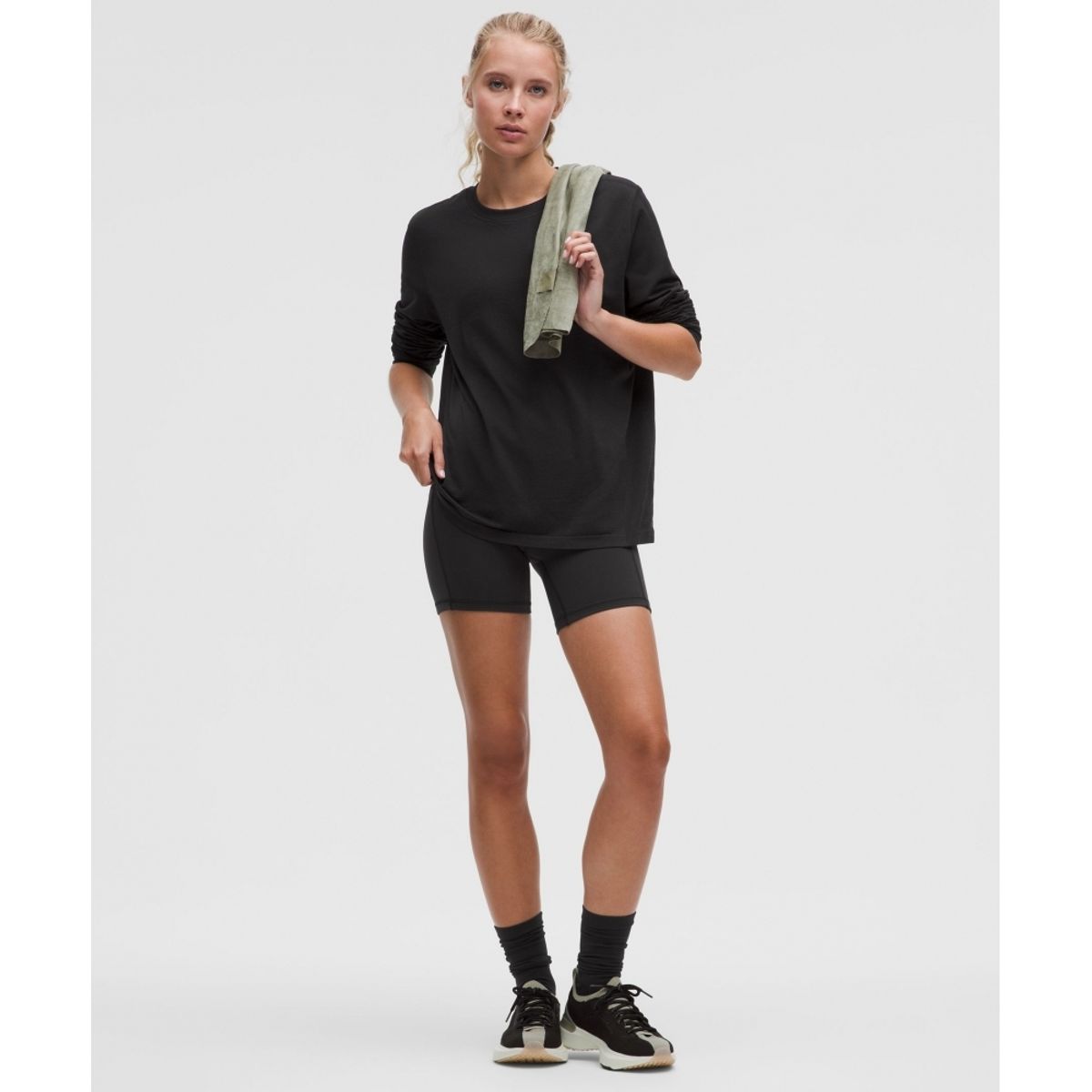 룰루레몬(LULULEMON) 스위프틀리 릴랙스드 롱슬리브 셔츠 *업데이트 핏  BLK BLK