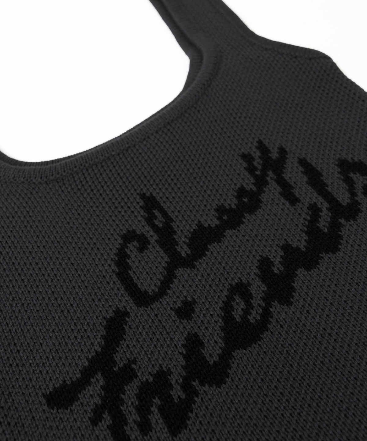 클래씨클럽(CLASSY CLUB) 퍼피 니트 슬리브리스 탑 (2 color)