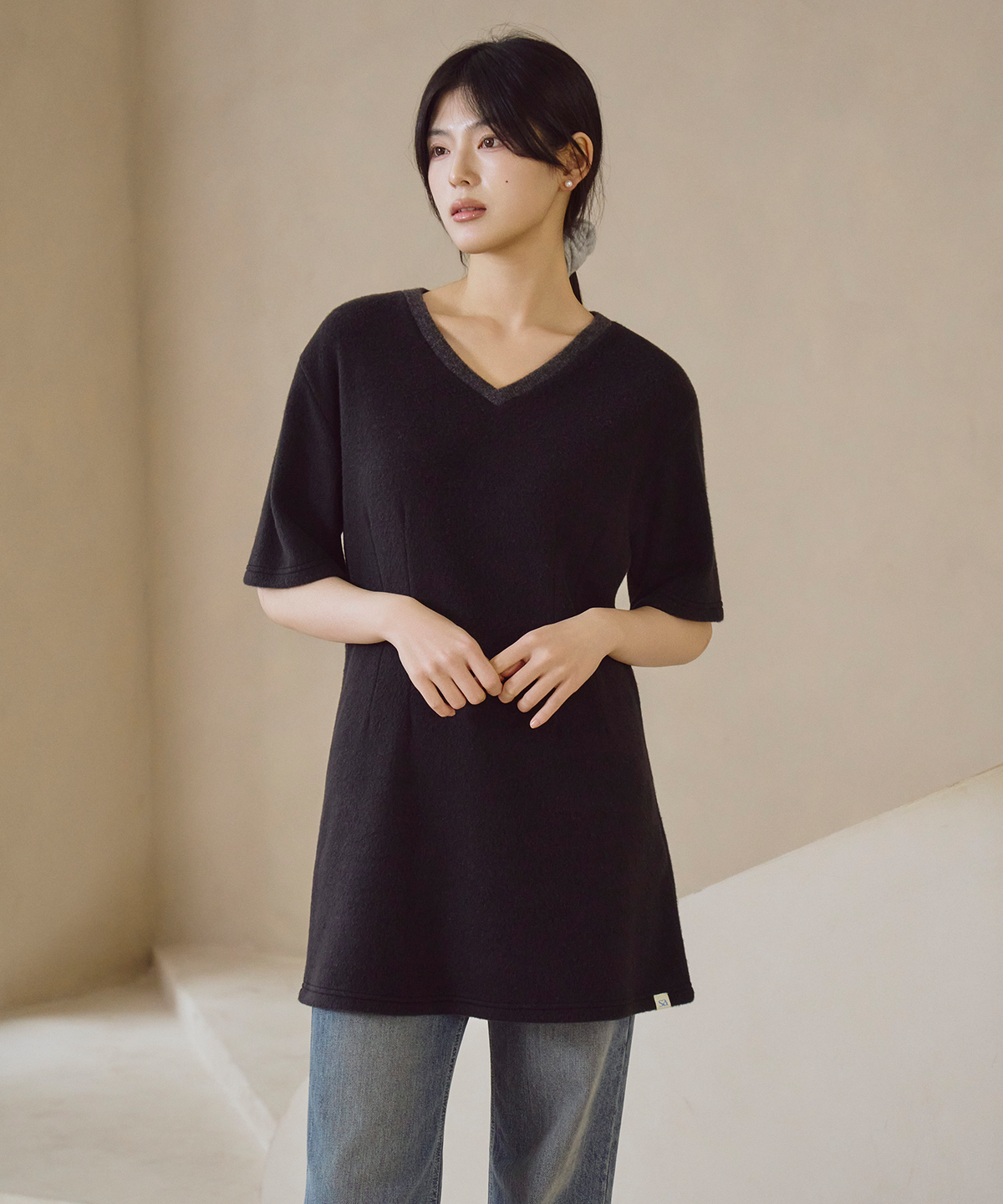 사유(SAYUU) 브러쉬 브이넥 미니 원피스 블랙