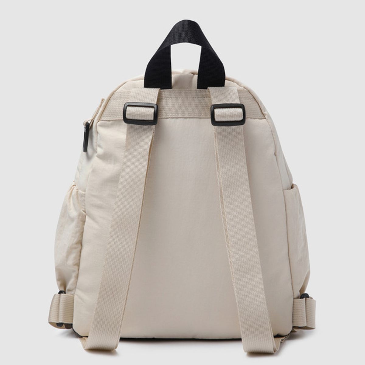 엄브로(UMBRO) 코지 경량 백팩 (10L) 아이보리 UR122CBP31