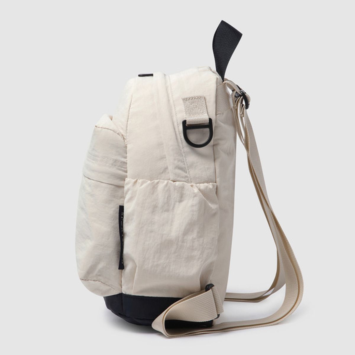 엄브로(UMBRO) 코지 경량 백팩 (10L) 아이보리 UR122CBP31