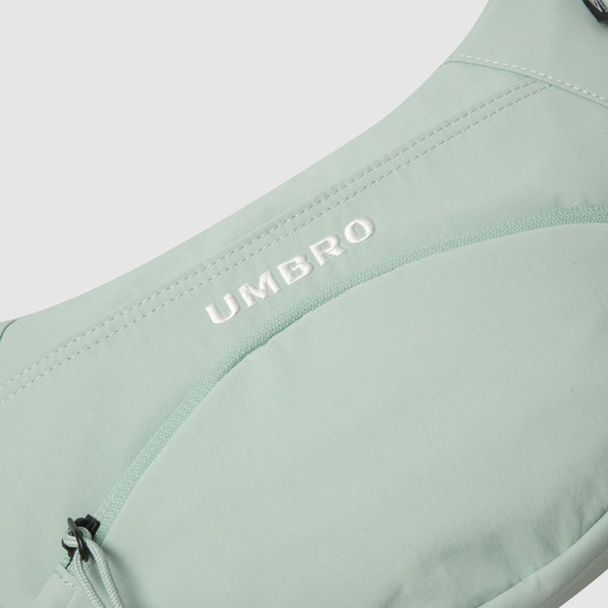 엄브로(UMBRO) 에센셜 포켓 호보백 민트 UR123CBG11