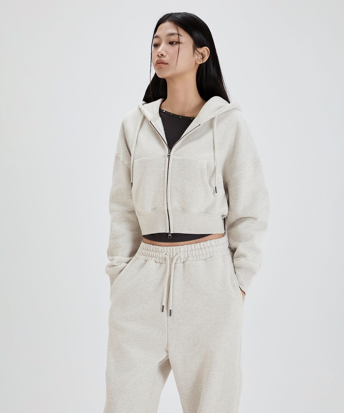 미쏘(MIXXO) 기모 후드 크롭 집업_MIWCMG110A