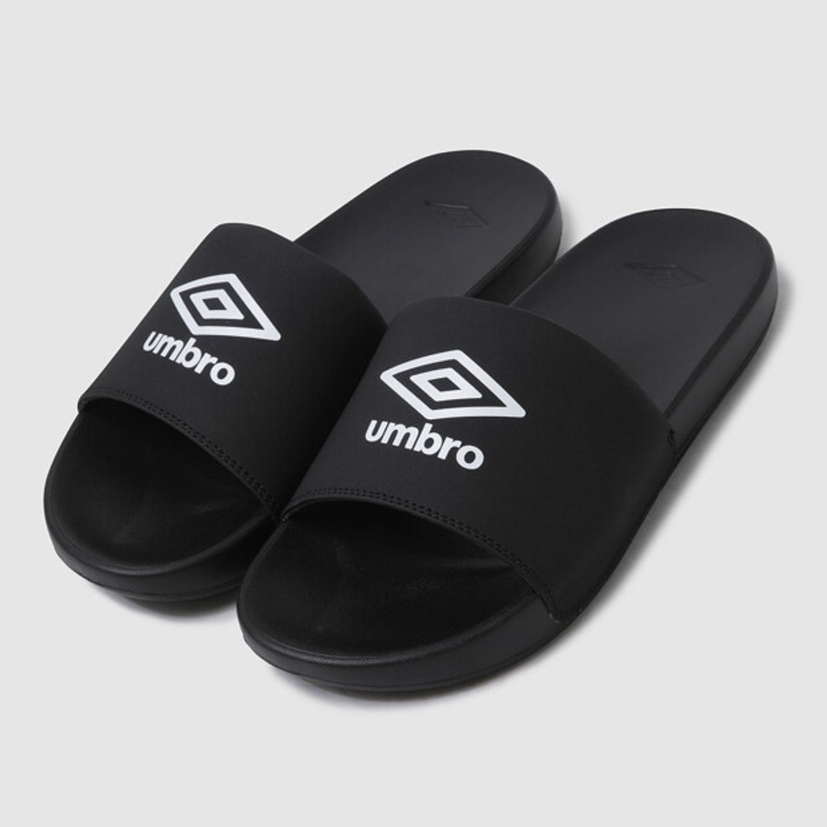 엄브로(UMBRO) ZEPPI SD (재피 슬라이드) 블랙 UR123ESD11