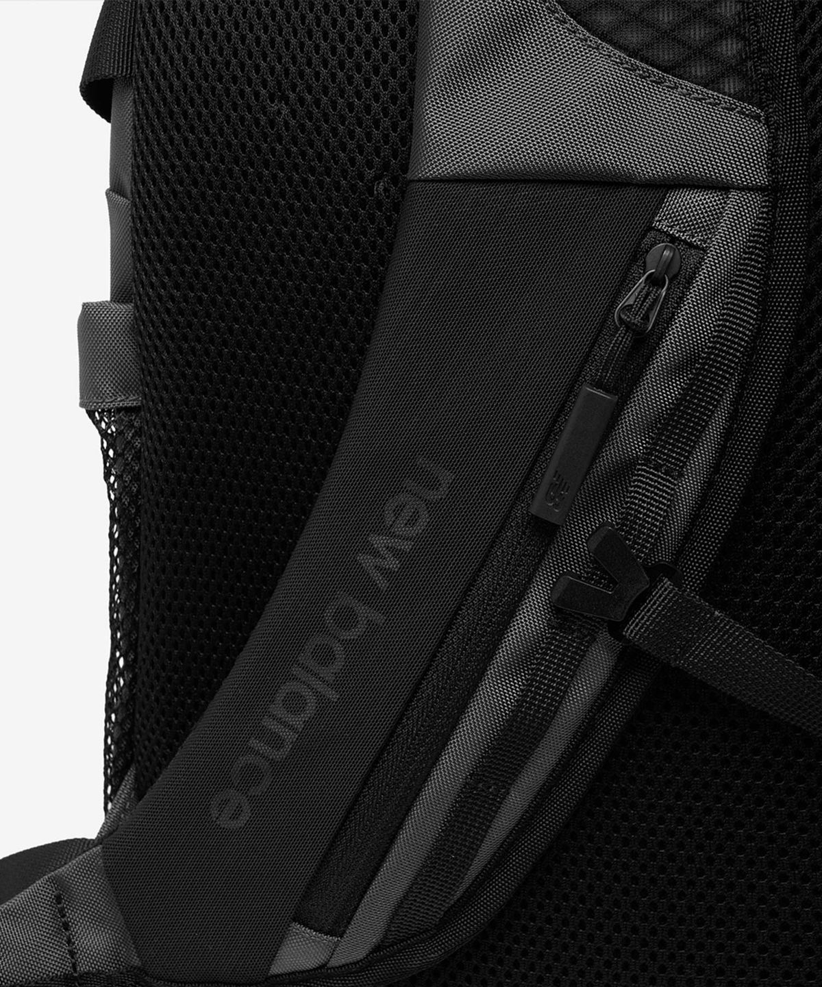 뉴발란스(NEW BALANCE) NBGCGSS106 / Trail Boost Backpack (KHAKI)