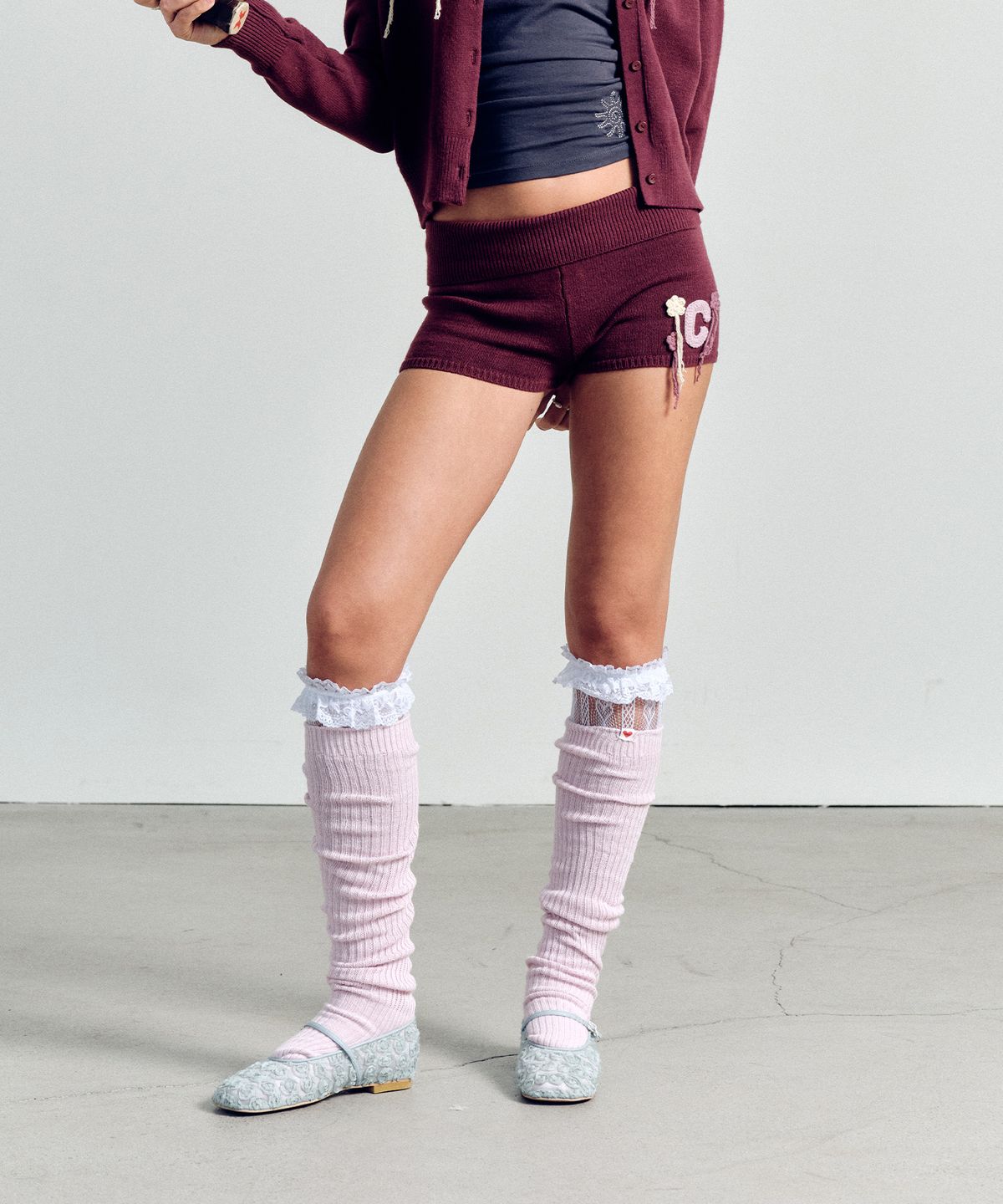 에즈이프 캘리(ASIF CALIE) CROSHET MOTIF KNIT SHORTS DEEP PURPLE