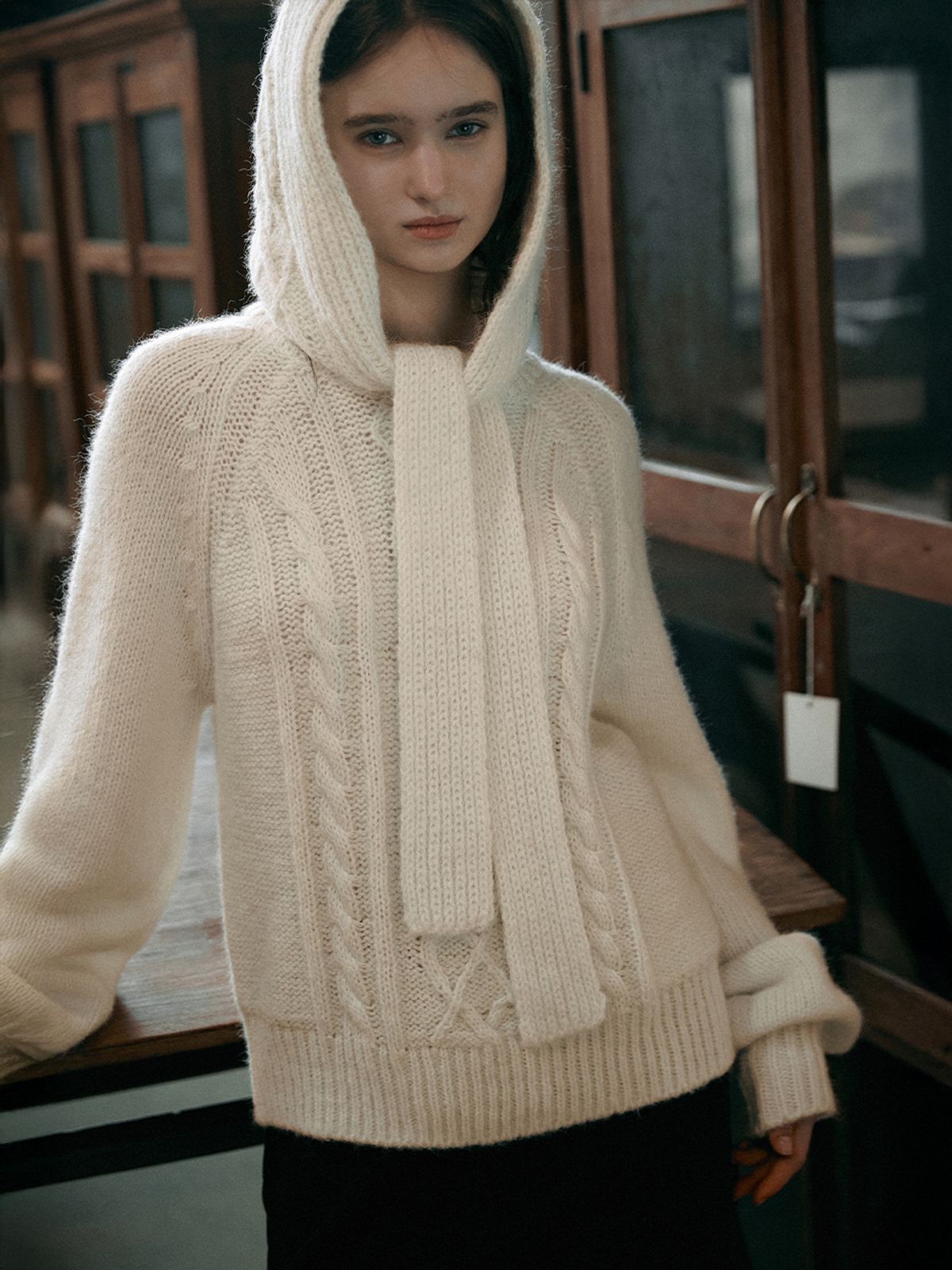 르니나(LENINA) SYLVIA cable sweater_IVORY