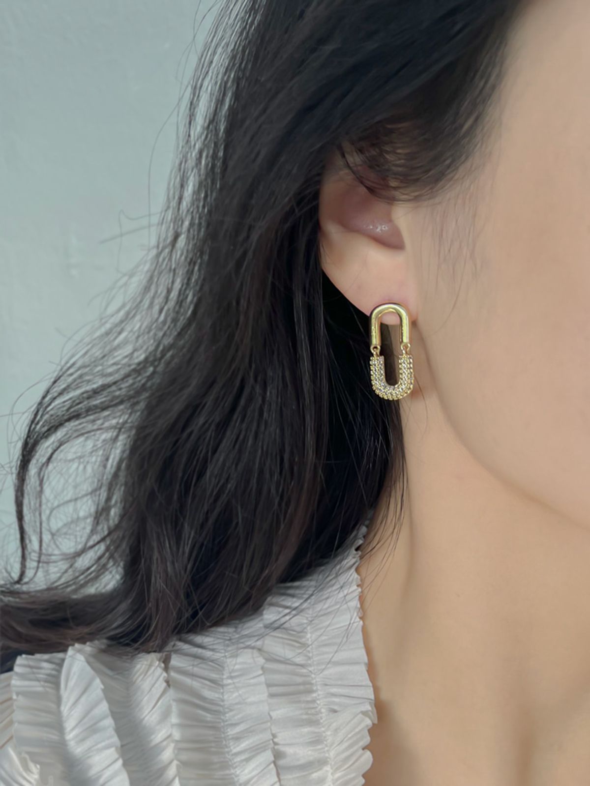 소수(SOSOO) Clip Cubic Zirconia Earrings