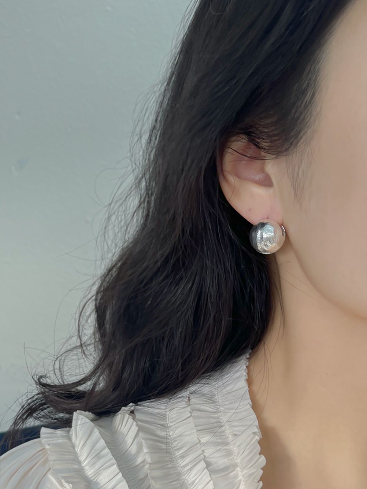 소수(SOSOO) Matt Pound Ball One-touch Earrings