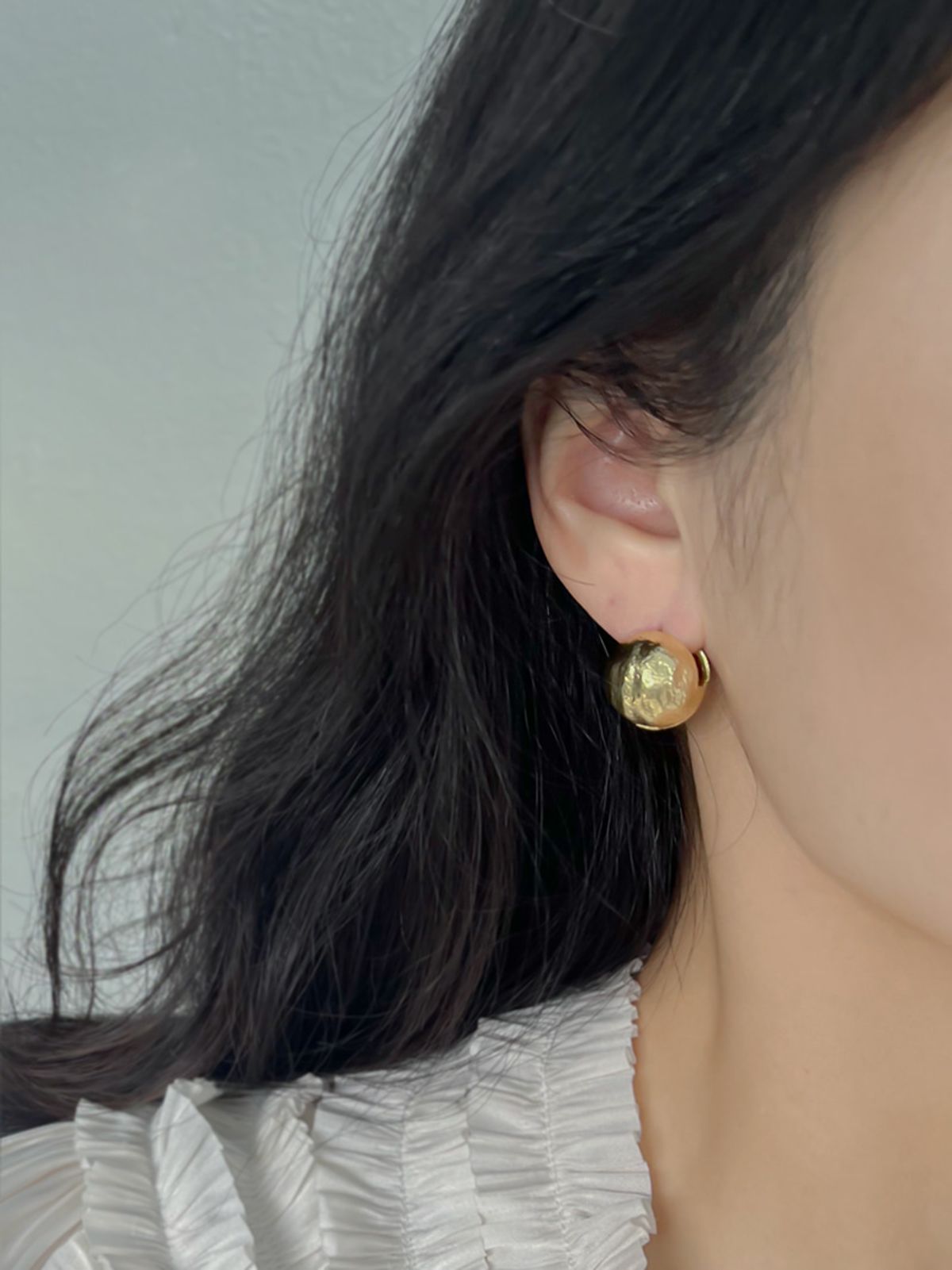 소수(SOSOO) Matt Pound Ball One-touch Earrings