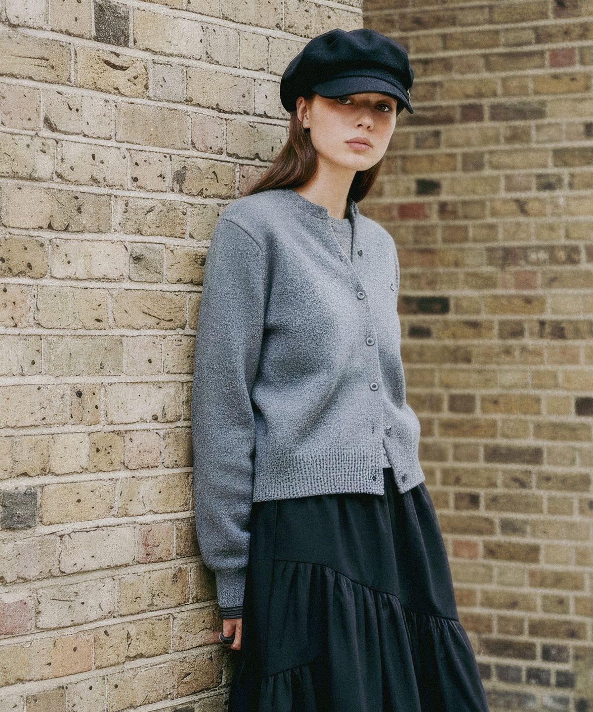 런던다다(LONDONDADA) SIGNATURE CREW-NECK WOOL CARDIGAN, CHARCOAL