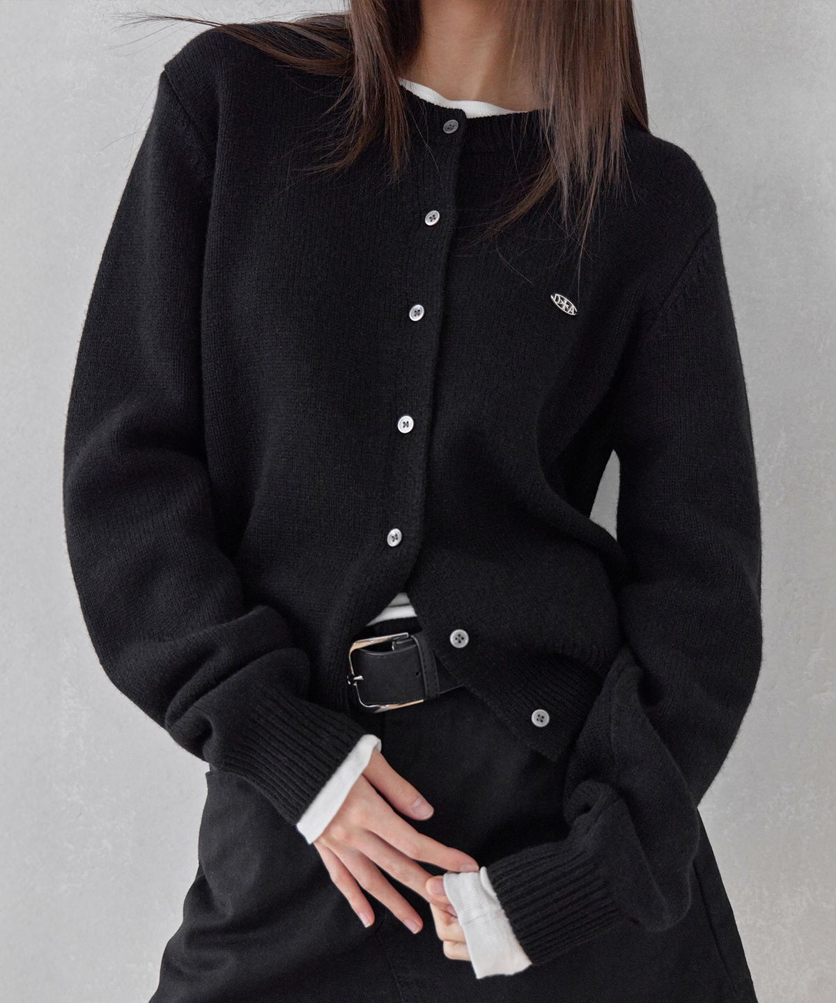 런던다다(LONDONDADA) SIGNATURE CREW-NECK WOOL CARDIGAN, BLACK