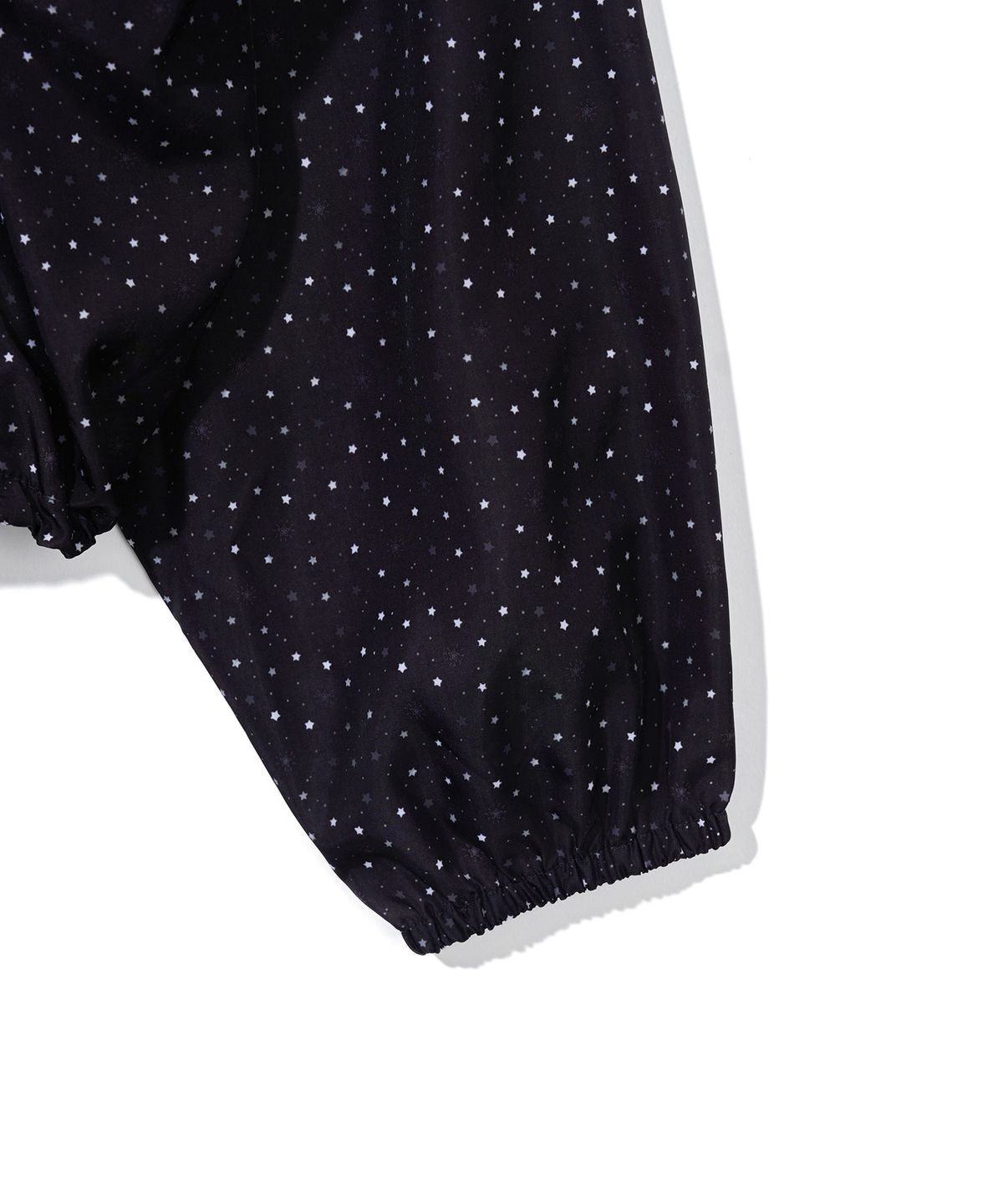 유희(YOUHEE) STAR PATTERN HOODED WIND BREAKER_BLACK