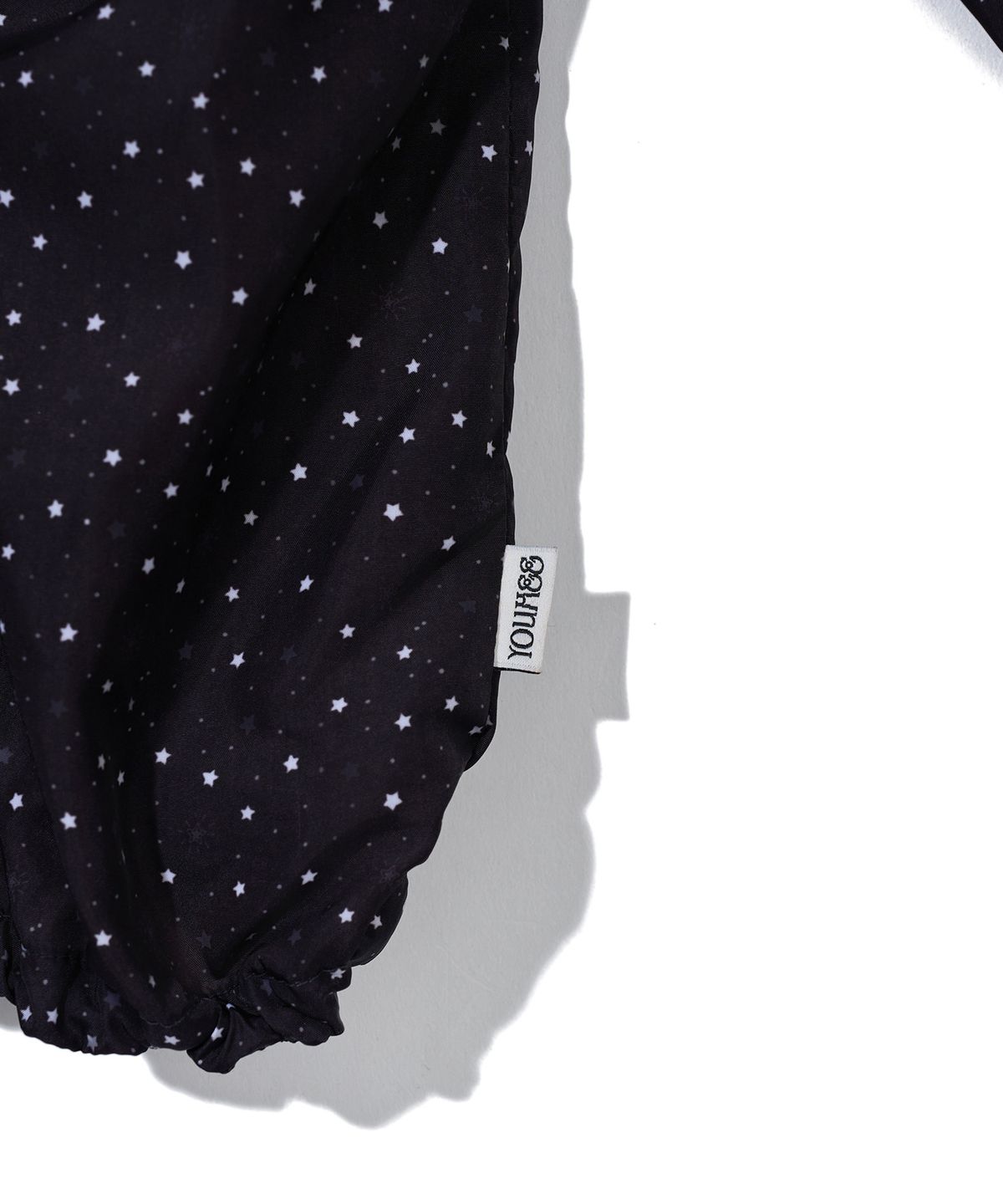 유희(YOUHEE) STAR PATTERN HOODED WIND BREAKER_BLACK