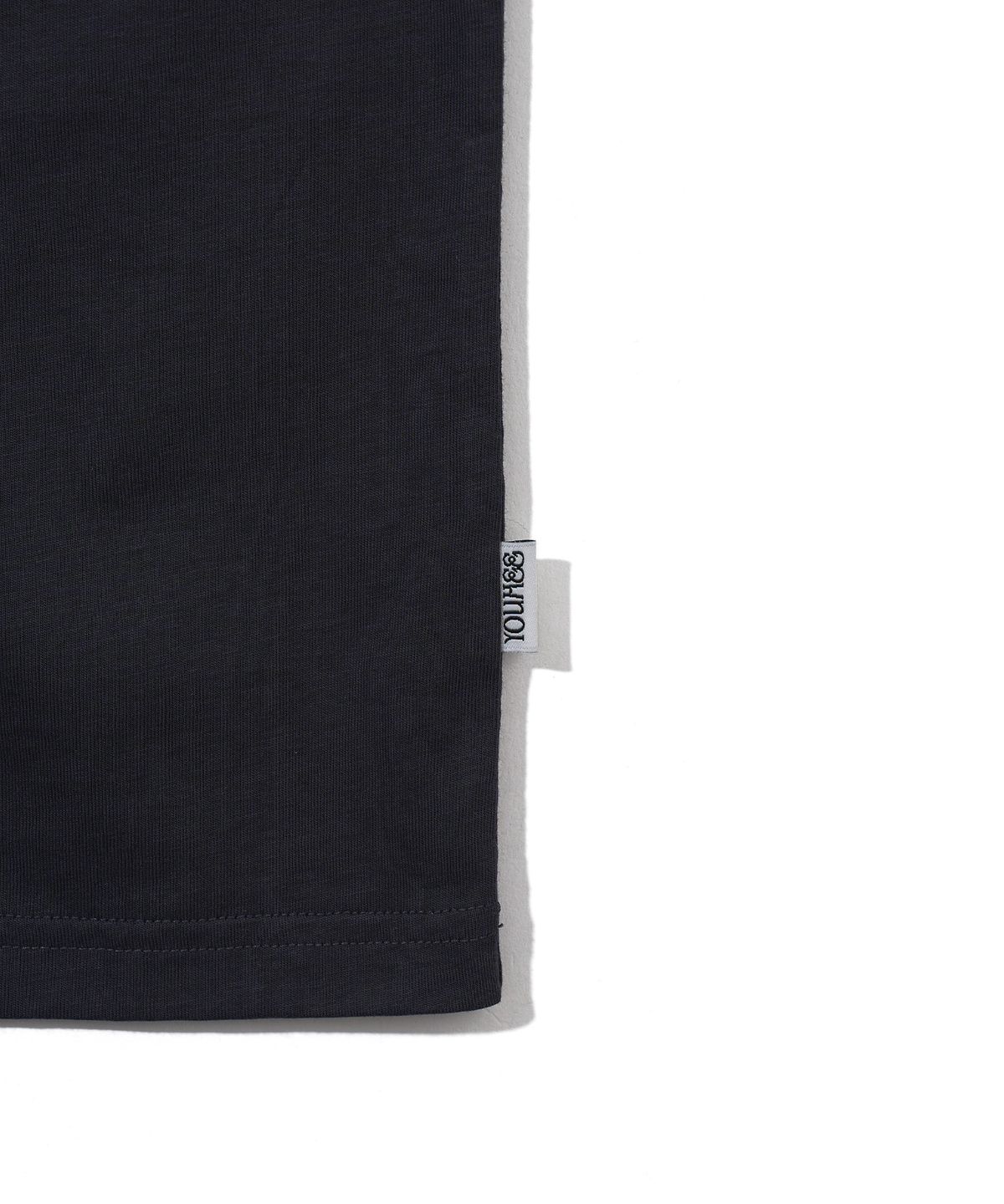 유희(YOUHEE) LETTERING HALTER NECK OFF-SHOULDER T-SHIRTS_CHARCOAL