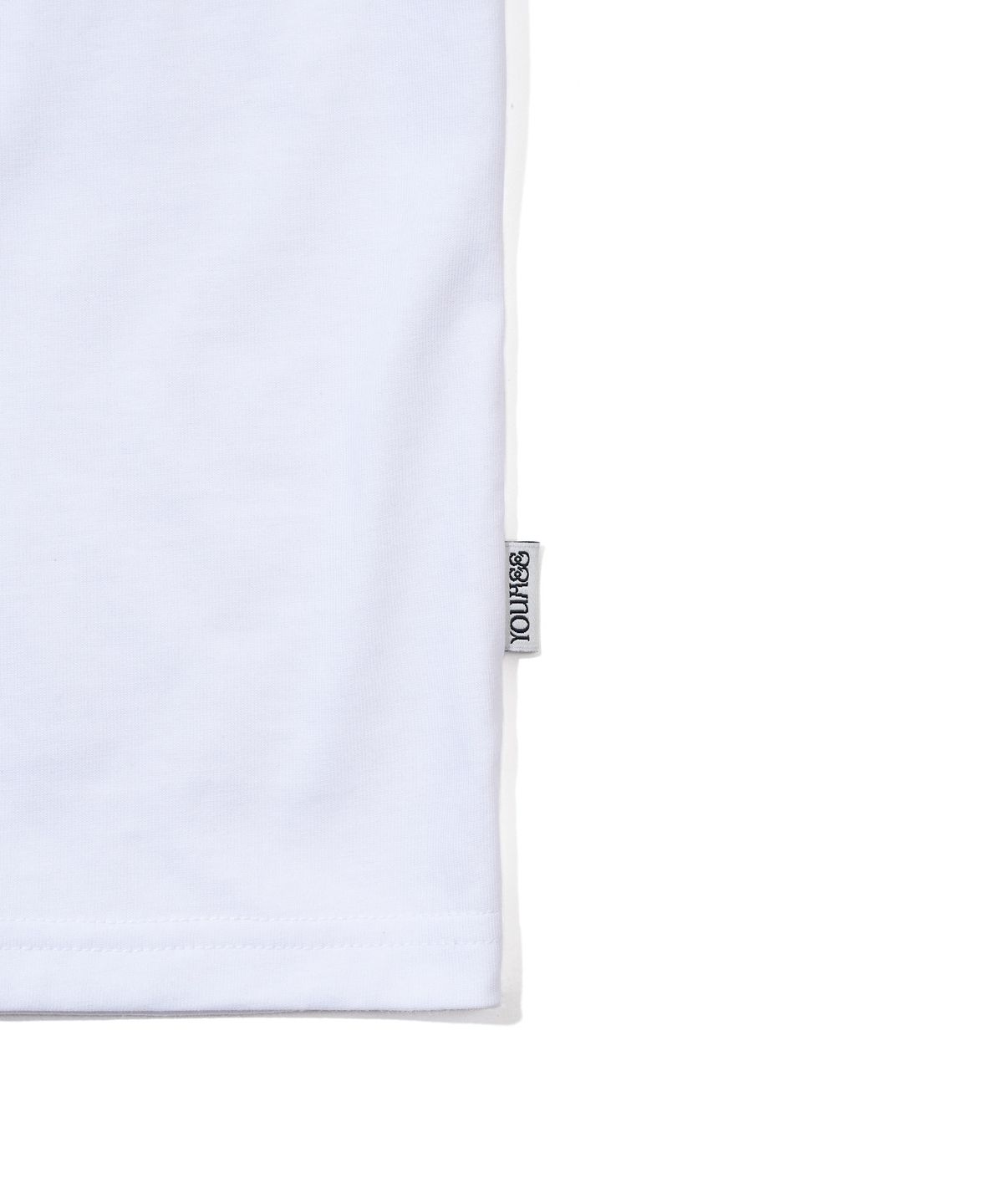 유희(YOUHEE) LETTERING HALTER NECK OFF-SHOULDER T-SHIRTS_WHITE