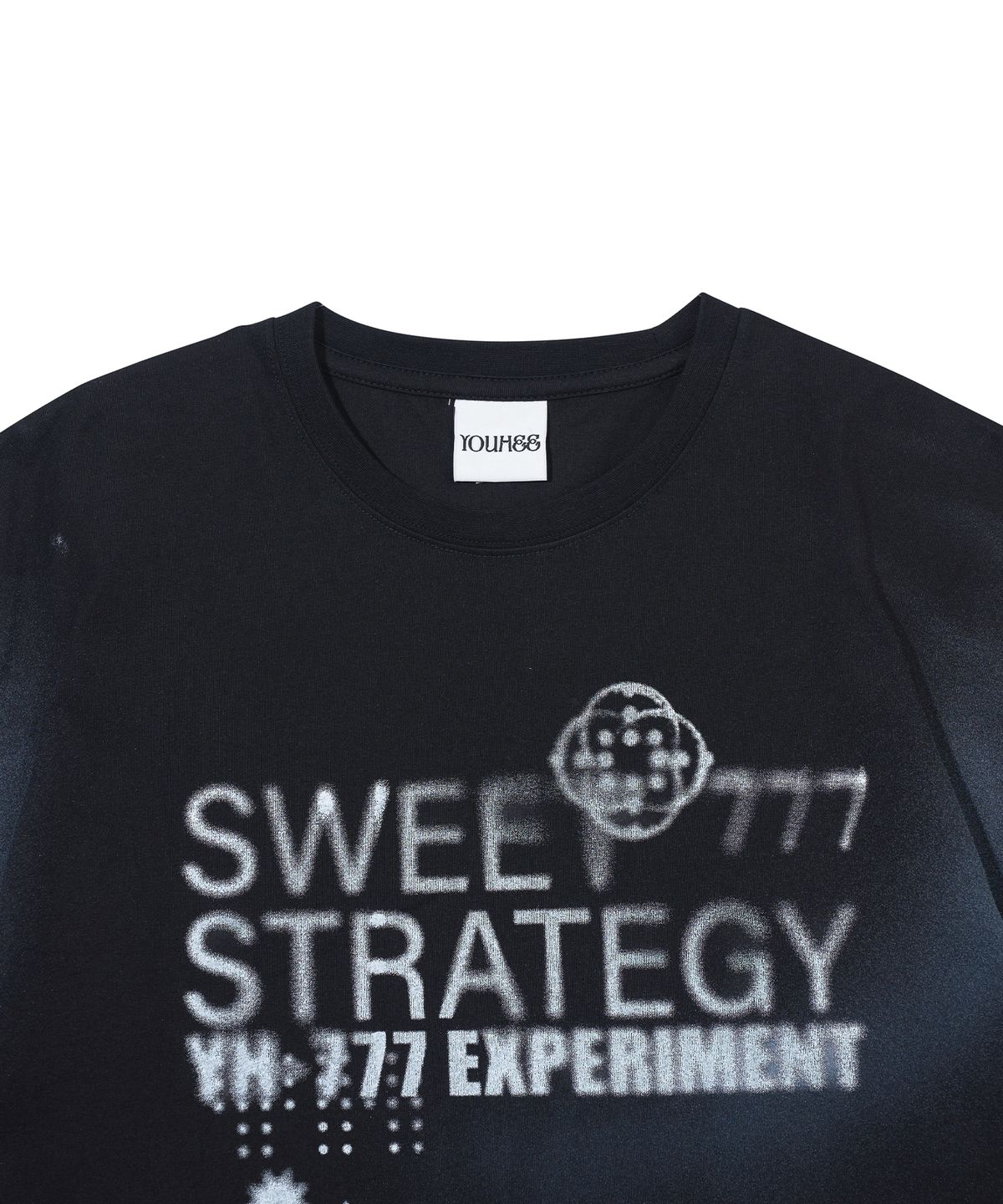 유희(YOUHEE) SWEET GRAPHIC T-SHIRTS_BLACK