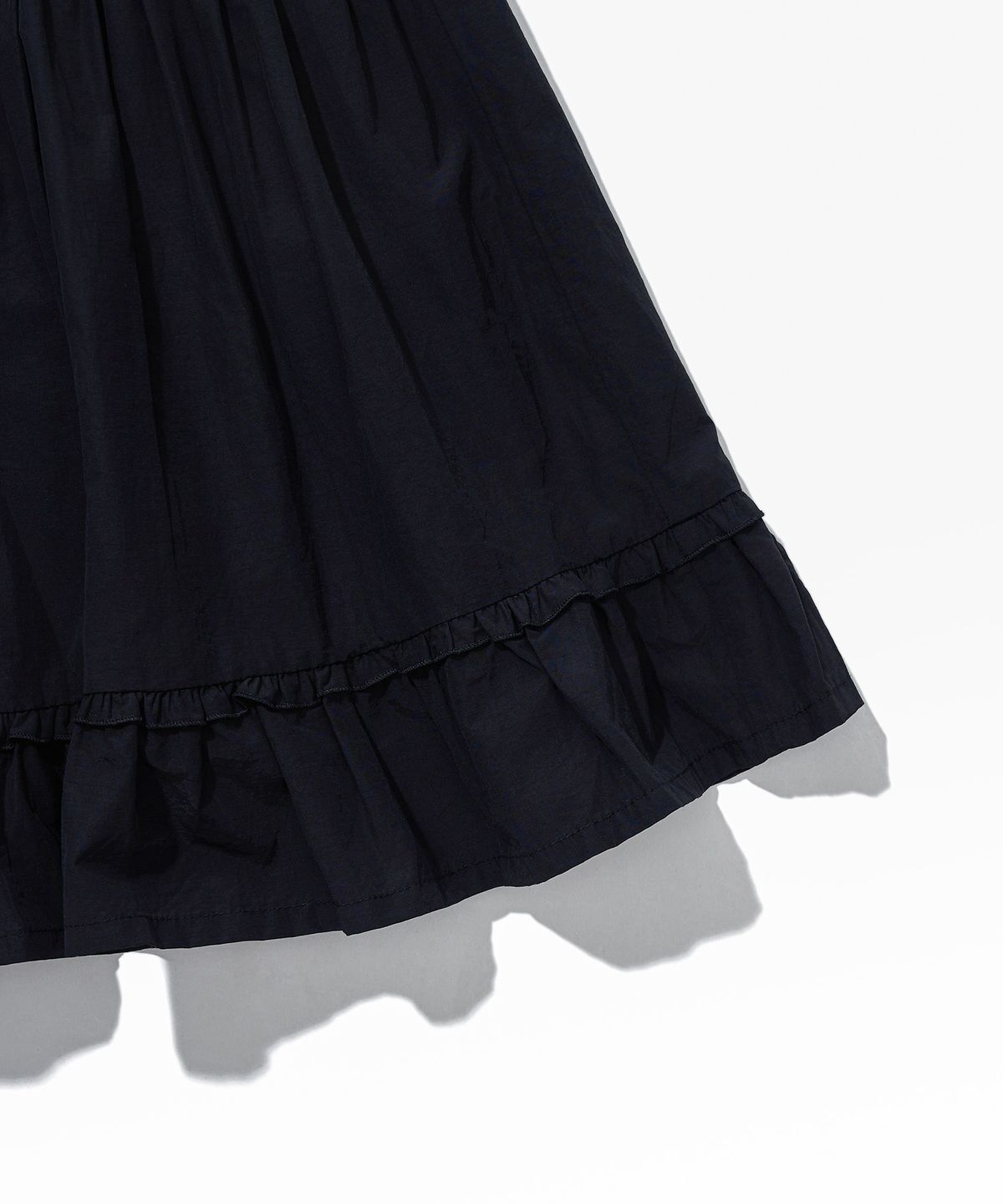 유희(YOUHEE) TIERED LACE MIDI SKIRT_BLACK