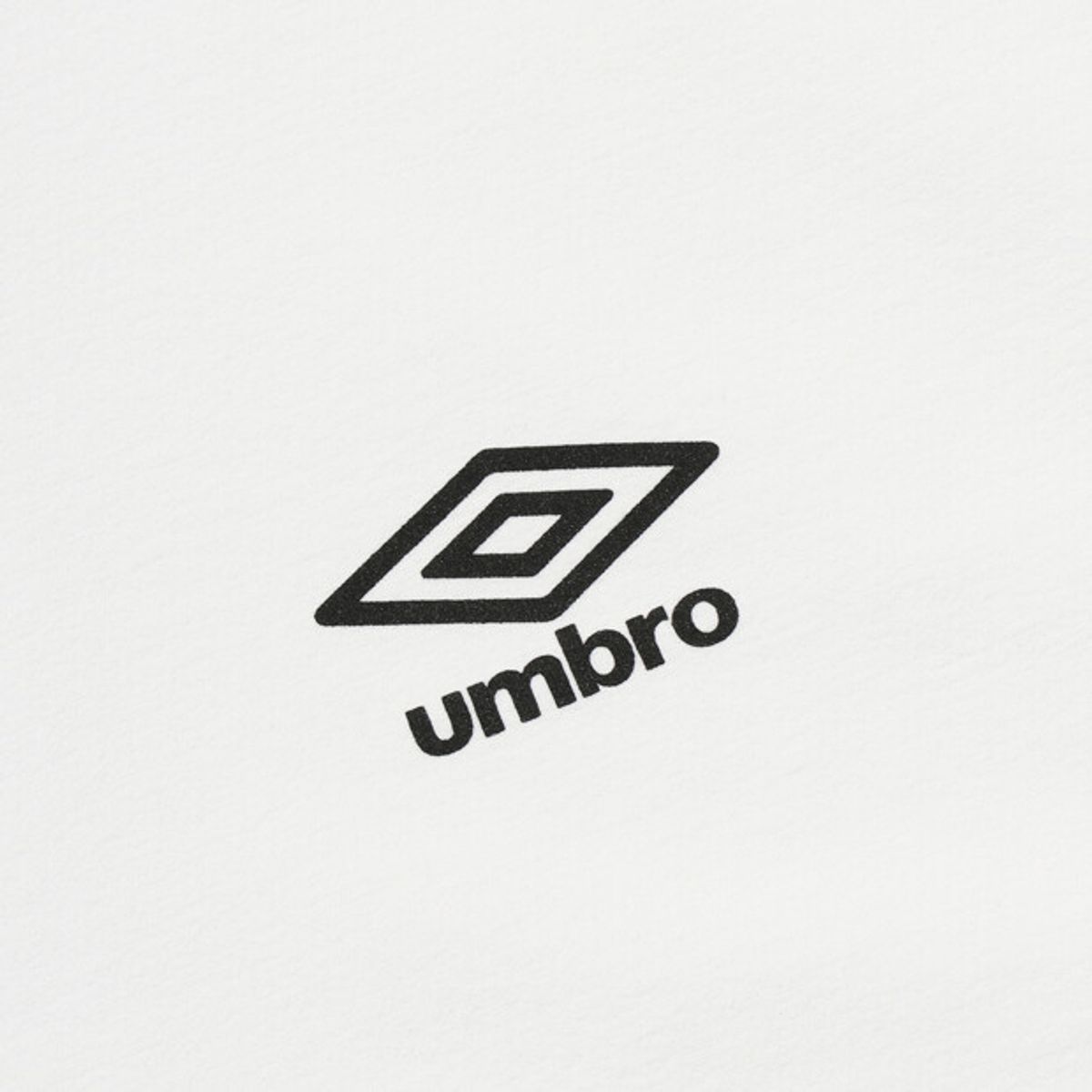 엄브로(UMBRO) [QUICK-DRY] 프레쉬 스몰로고 반팔 티셔츠 화이트 UR121SRS11