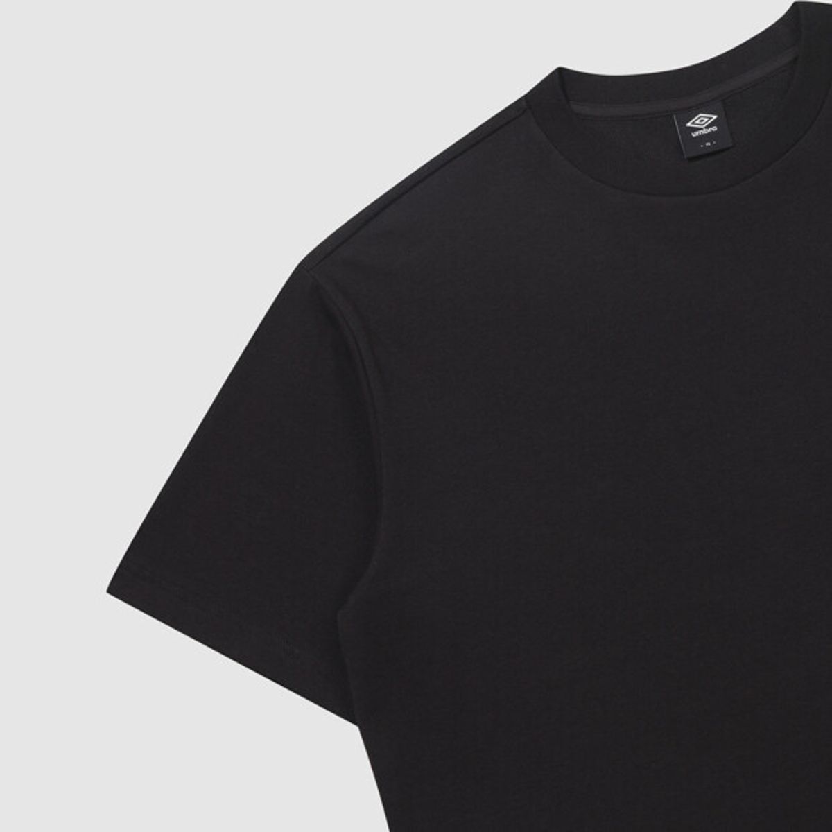 엄브로(UMBRO) HBL 킹 오브 더 피치 반팔 티셔츠 블랙 UR121CRS24
