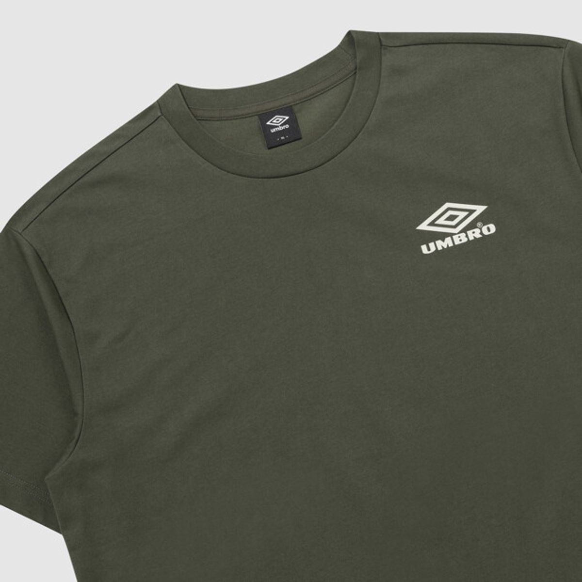 엄브로(UMBRO) HBL 브릿 캐주얼 옴브레 반팔 티셔츠 카키 UR121CRS23