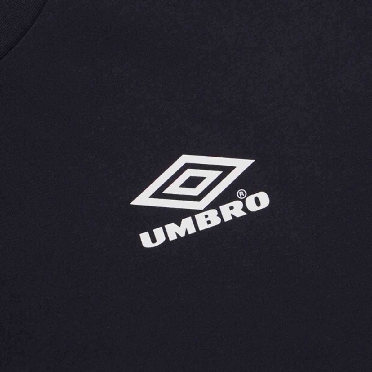 엄브로(UMBRO) HBL 브릿 캐주얼 옴브레 반팔 티셔츠 블랙 UR121CRS23