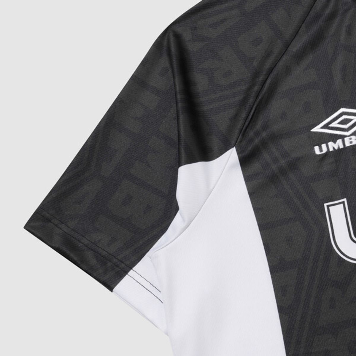 엄브로(UMBRO) HBL 네오 브릿 반팔 풋볼저지 블랙 UR121CRJ21