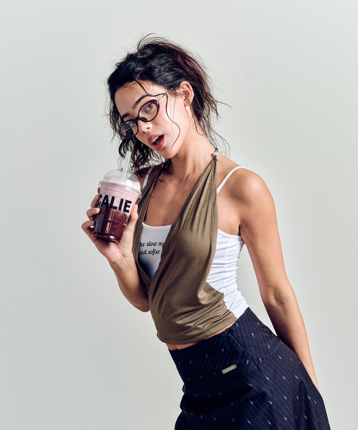 에즈이프 캘리(ASIF CALIE) LAYERD HALTER SLEEVELESS KHAKI
